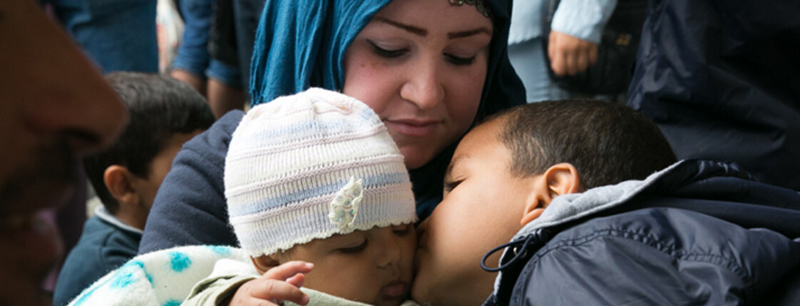 Mutter mit zwei Kindern Mutter mit zwei Kindern